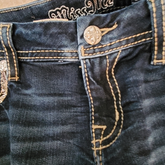 Miss Me Mid Rise Easy Skinny Denim Jeans Buckle 26 EUC Womens - Picture 9 of 12